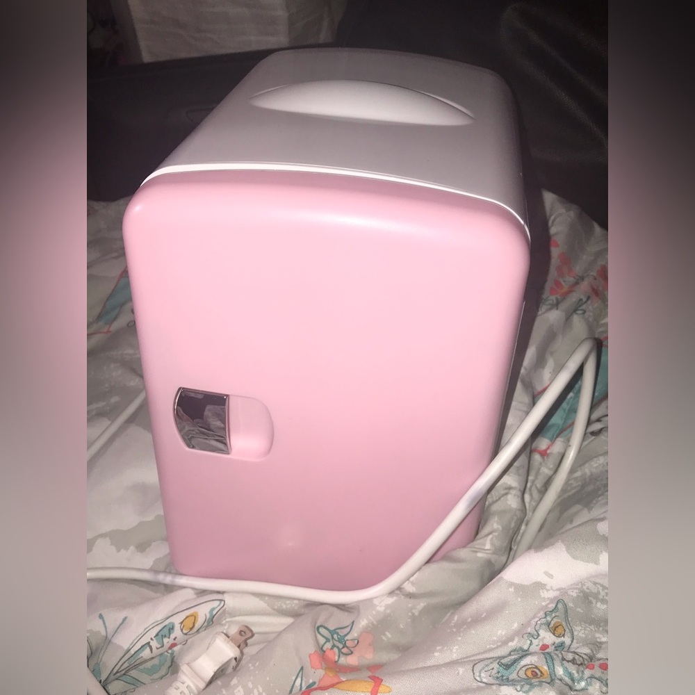 Mini fridge